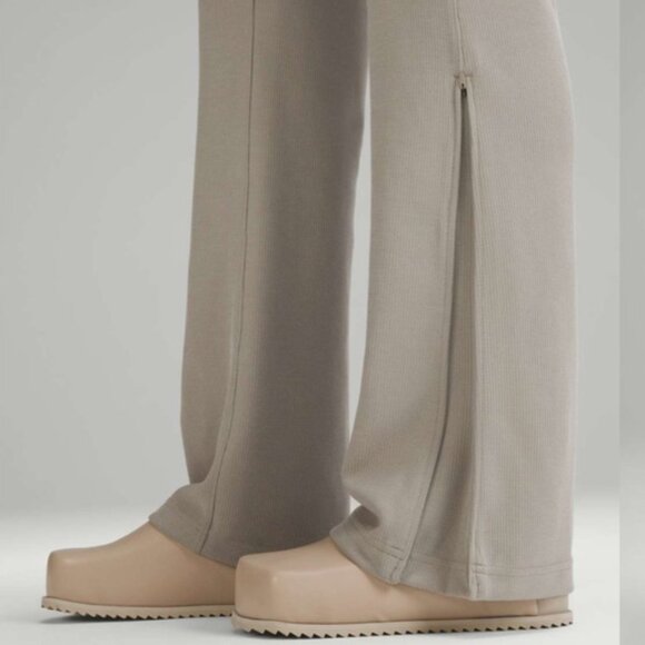 Lululemon Softstreme Ribbed Zip Flared Pant, Riverstone, Size 6 - Picture 4 of 8